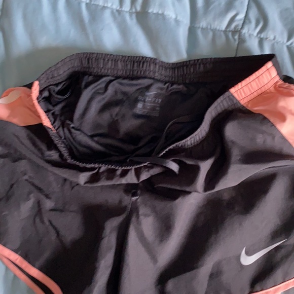 Running shorts - Picture 2 of 3